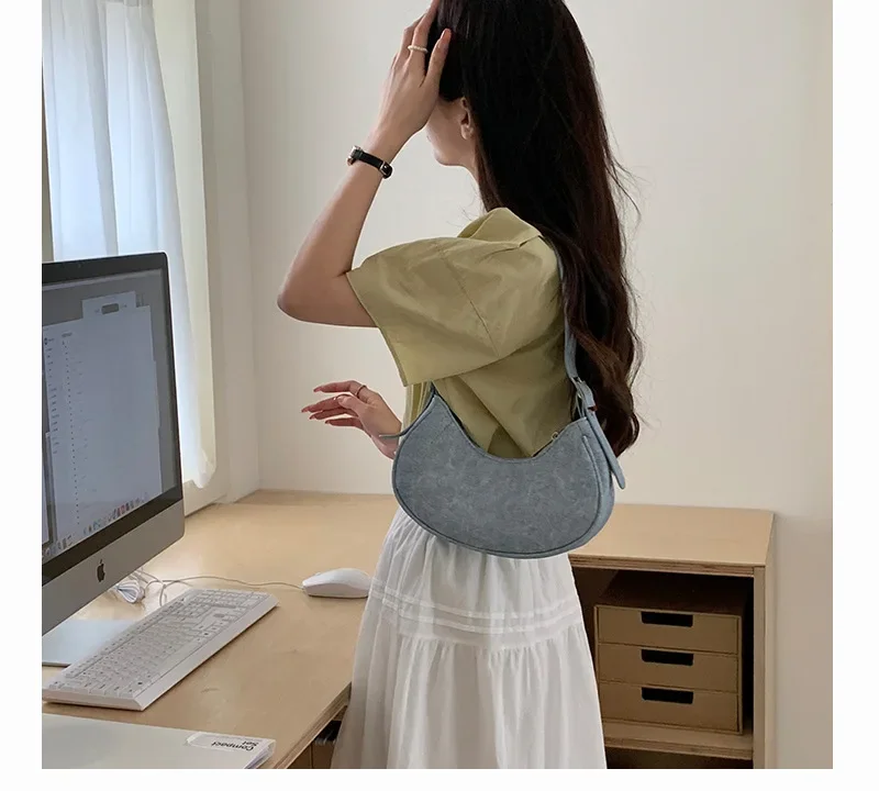 New Korean Women's Temperament Casual Commuting Shoulder Bag Armpit Bag Niche Design Trendy Fashion Versatile Crossbody Handbag