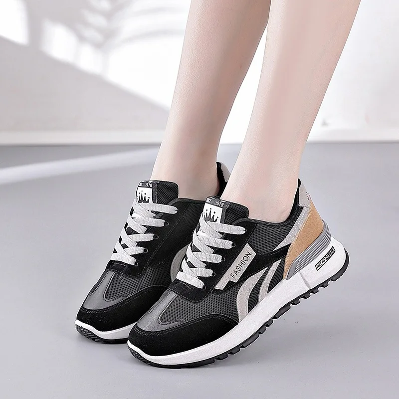 Women Small White Shoes Paired with Round Toe Soft Soles Breathable and Lightweight Hiking Shoes Sports and Leisure Shoes