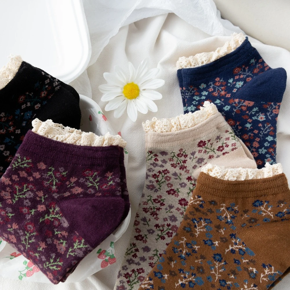 Nowe kręcone koronkowe bawełniane śliczne świeże Retro małe kwiatowe Prairie Chic piękna księżniczka krótkie skarpetki do kostki styl Mori Girl