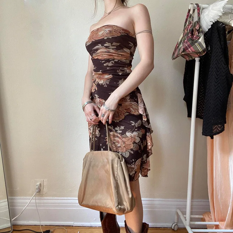 تنورة قصيرة عالية بدون حمالات للنساء ، خط عنق واحد ، مثيرة وعصرية ، تاريخ التخسيس ، اتجاه جديد ، الربيع ، صيني