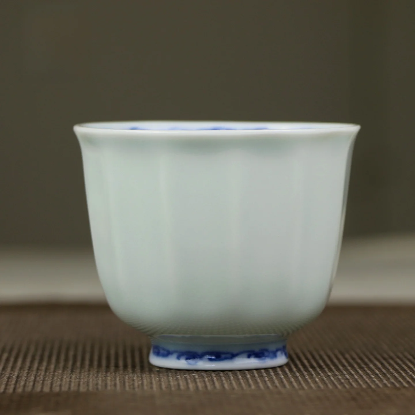 

Jingdezhen Cerc Gongfu Tea Set Underglaze Blue And White Hand-Painted Cloud Multi-Cup Tea Cup Drinking Cup Owner Cup Tea Bowl