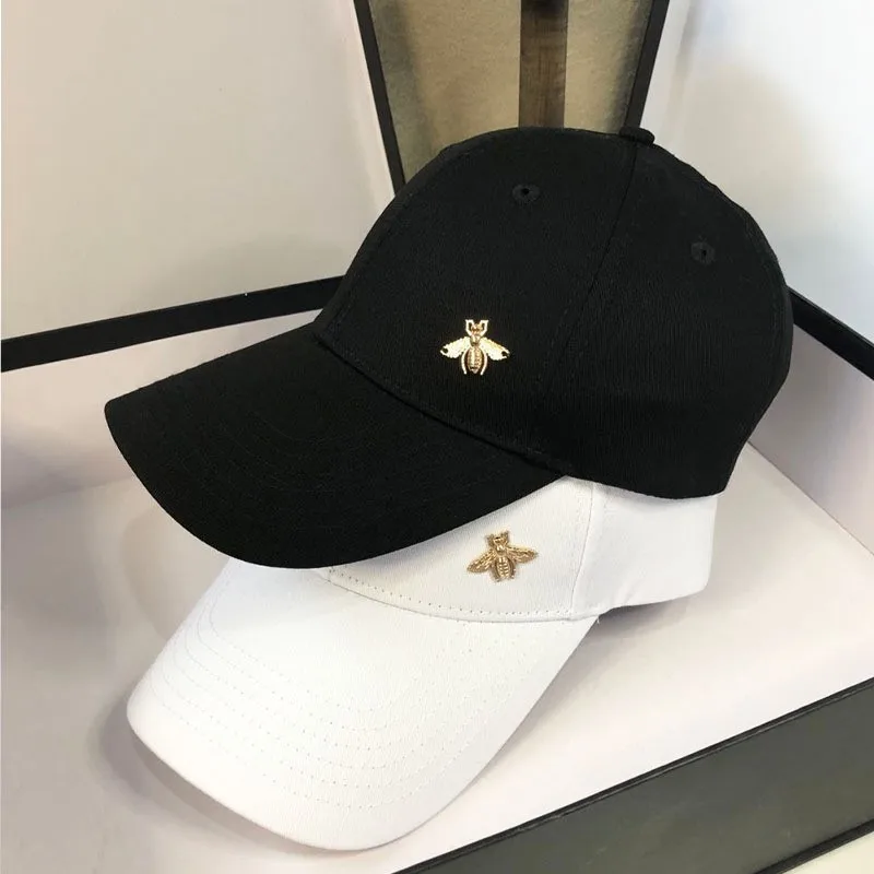 The new white baseball cap for women is fashionable and versatile small circumference travel trend