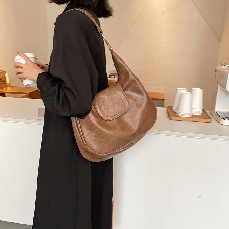 Retro Pure Color Shoulder Bag Large Capacity Crossbody Women's Bag Work Commuter Casual Versatile Underarm Bag