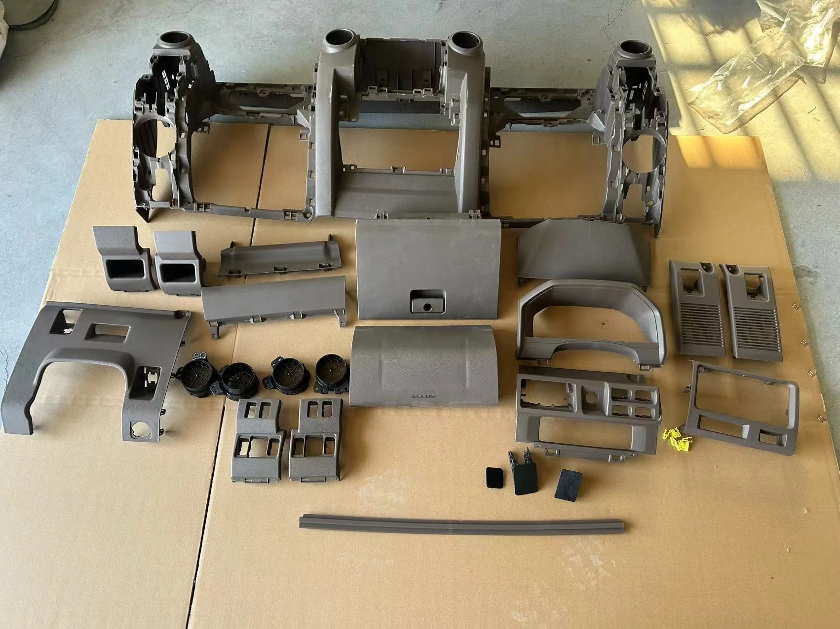 Land Cruiser 70 Series LC76 LC79 Replacement Car Center Console Dashboard Cover Dash Covers