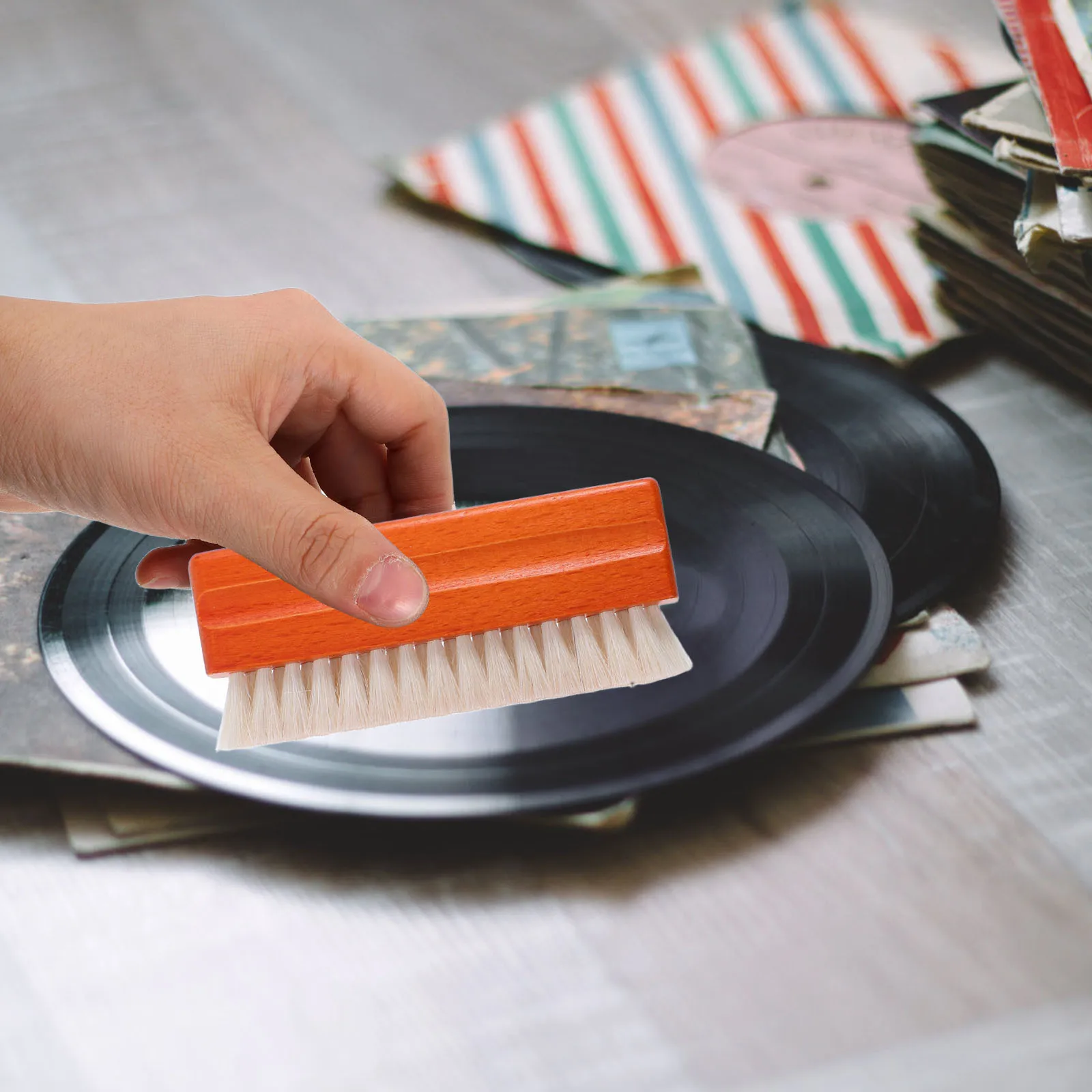 

2Pcs Vinyl Cleaning Brush Kit for Records and Turntable Ergonomic Wood Handle Deep Clean Dust Debris Removal Tool