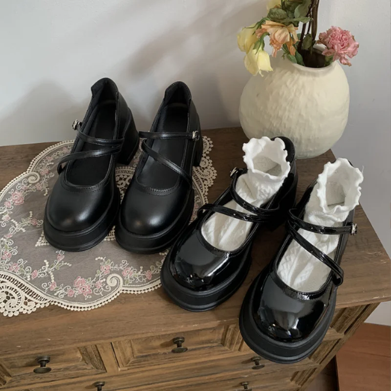 Damen Chunky Mary Jane Schuhe mit Plateauabsatz, Blockabsatz und Kreuzriemen, Vintage Gothic Dark Academia Freizeitschuhe – Detail 2