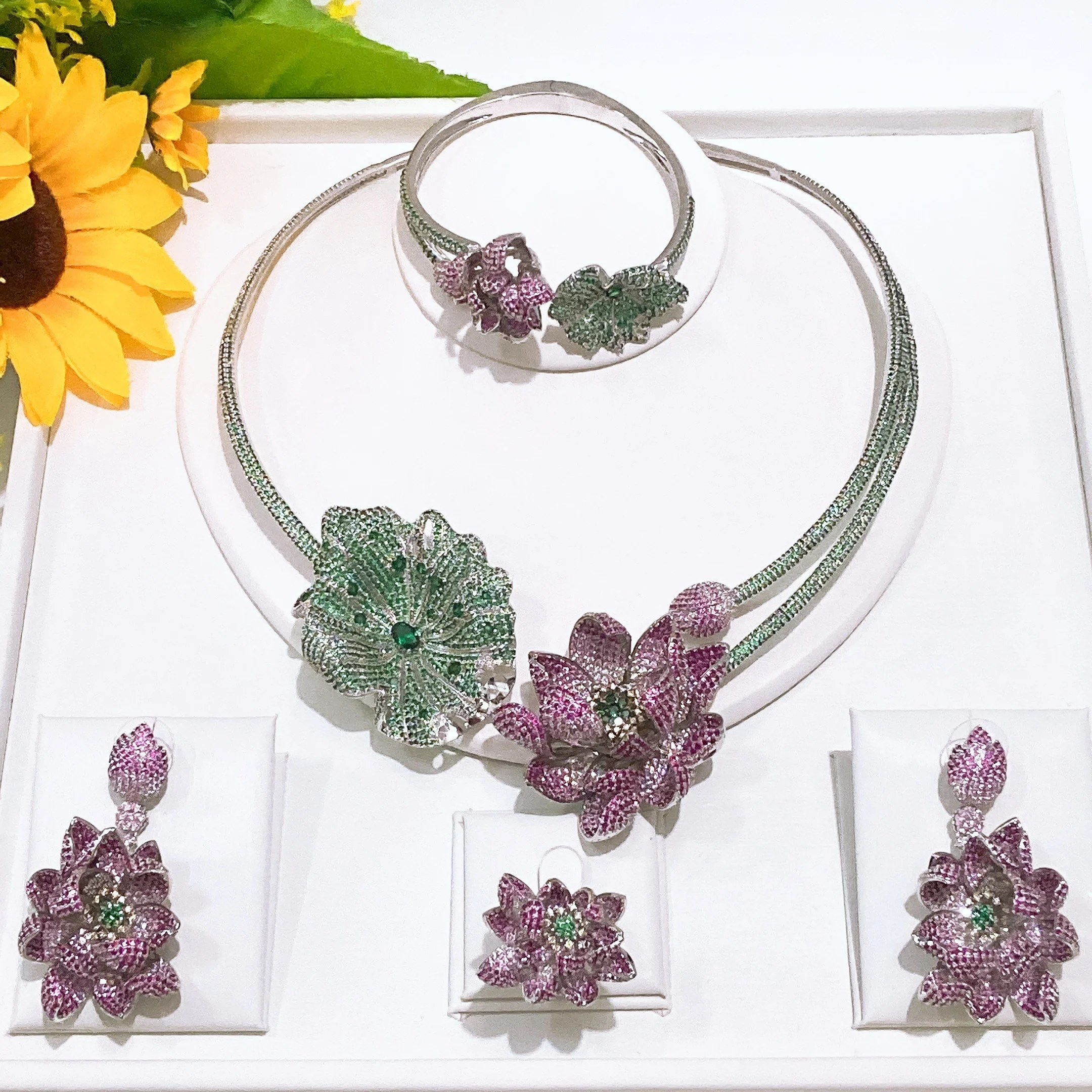 

Ювелирный набор Yulaili Luxury Fancy: колье, браслет, серьги, кольцо с цветочным дизайном из американского циркония, ручная работа, свадебный комплект, в наличии.