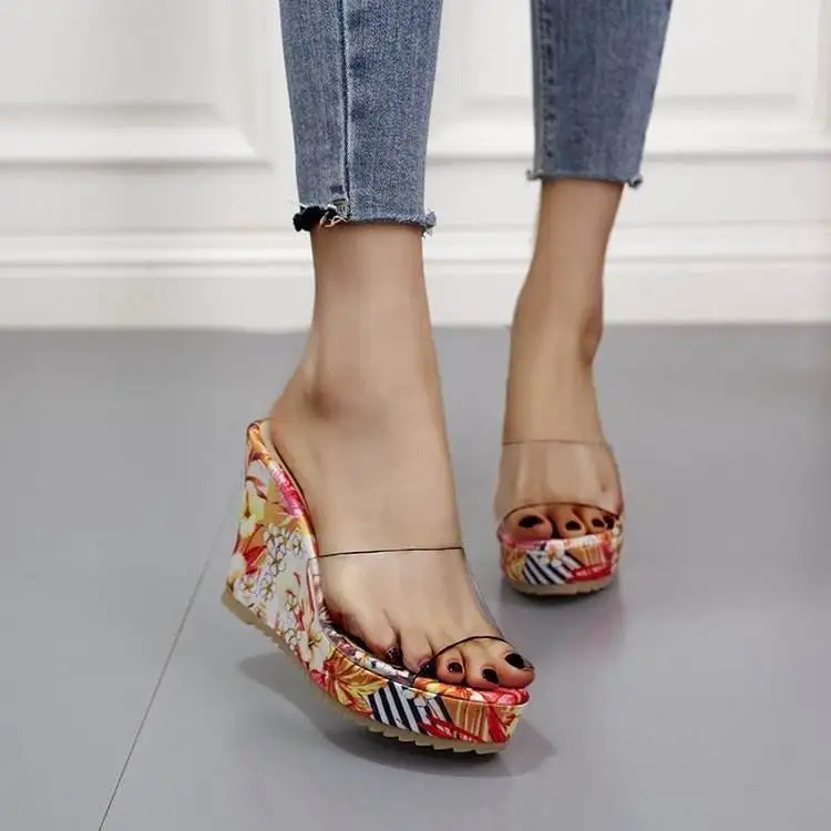 sandalias-de-salto-alto-feminino-linha-reta-peixe-estampado-de-bico-fundo-grosso-verao