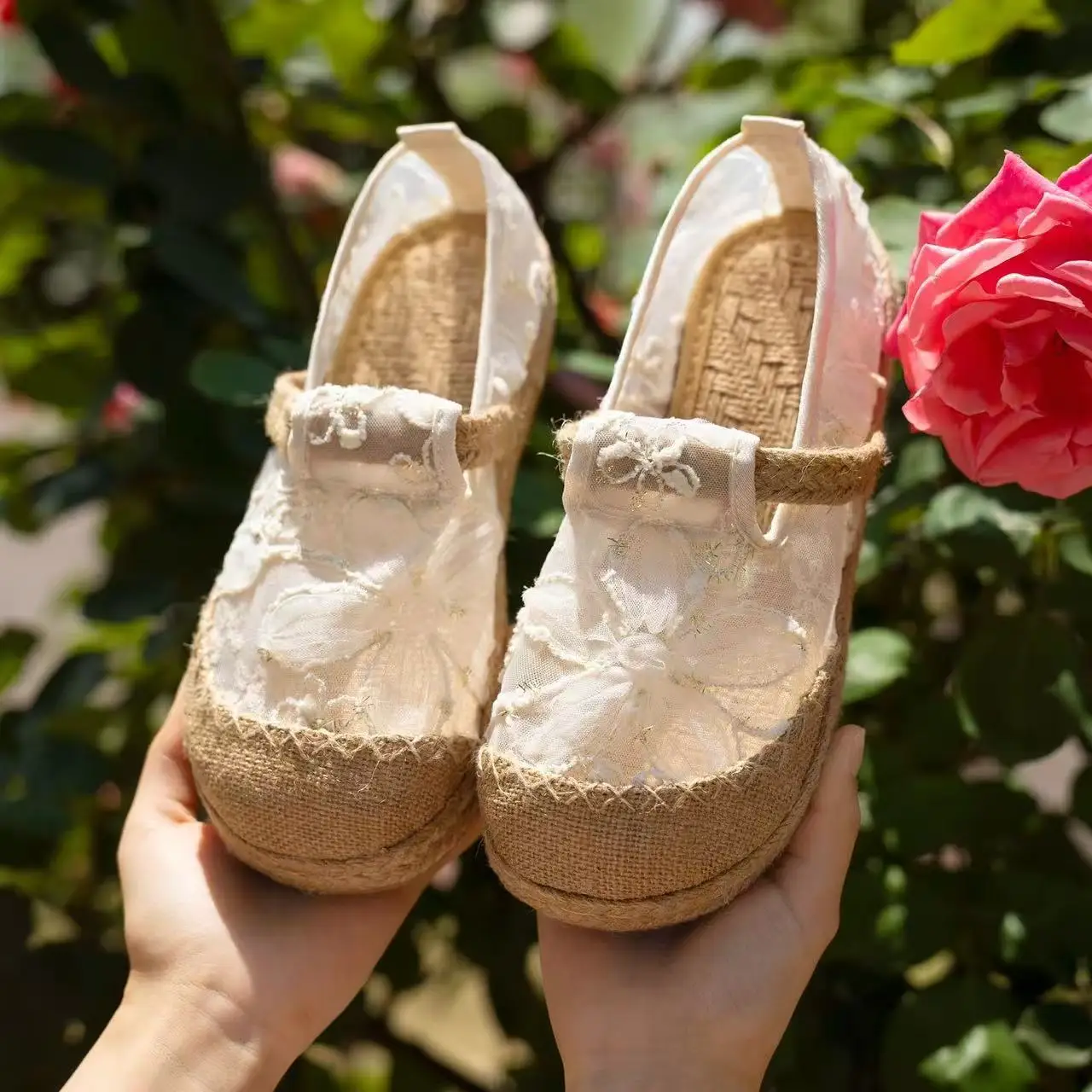 

Retro Embroidery Handmade Women's Shoes Mesh Breathable Linen Weave Single Loafers Lightweight Flat Low Outdoor Casual Shoes