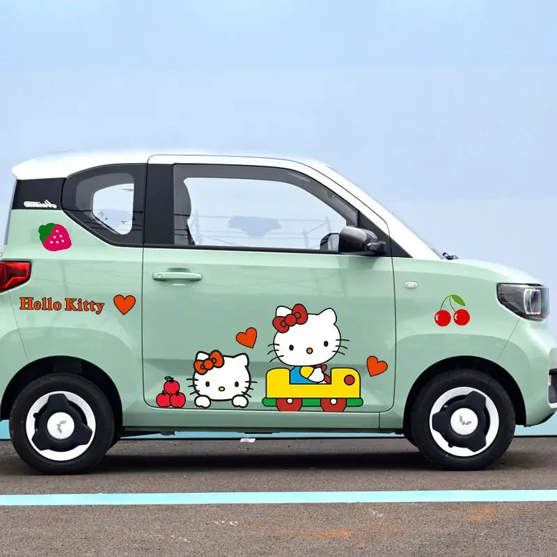 Kawaii Naklejka samochodowa Hello Kitty Pokrowiec na samochód Folia samochodowa Wodoodporna ochrona przed słońcem Pokrowiec Sanrio Zarysowania Kreskówka Akcesoria samochodowe Prezent