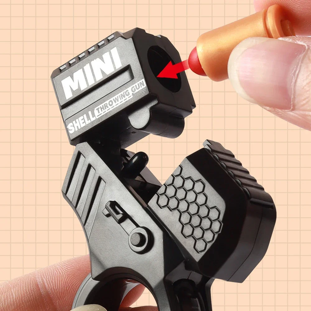 ミニピストル銃武器スポーツゲームおもちゃキーホルダー減圧ランチャーモデルキーリング男の子子供ハンドバッグアクセサリーギフト