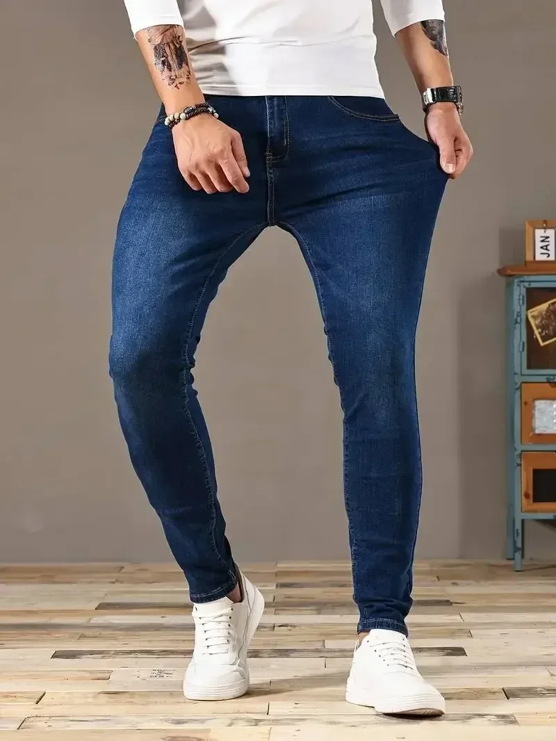 2025 primavera nuevos hombres Slim Fit clásico pantalones vaqueros ajustados Casual estilo callejero Casual hombres pantalones vaqueros ajustados hombre Slim Fit lápiz Denim azul