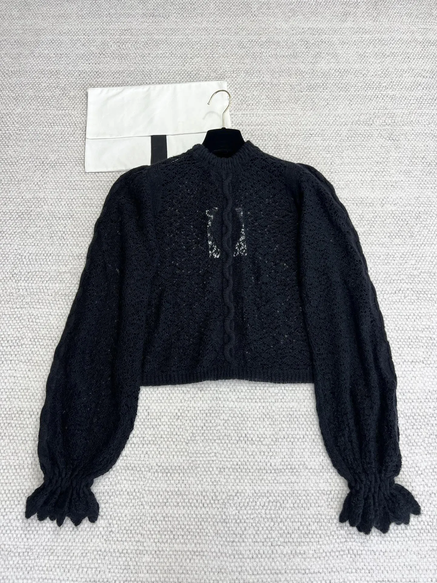 

Hollow alpaca sweater