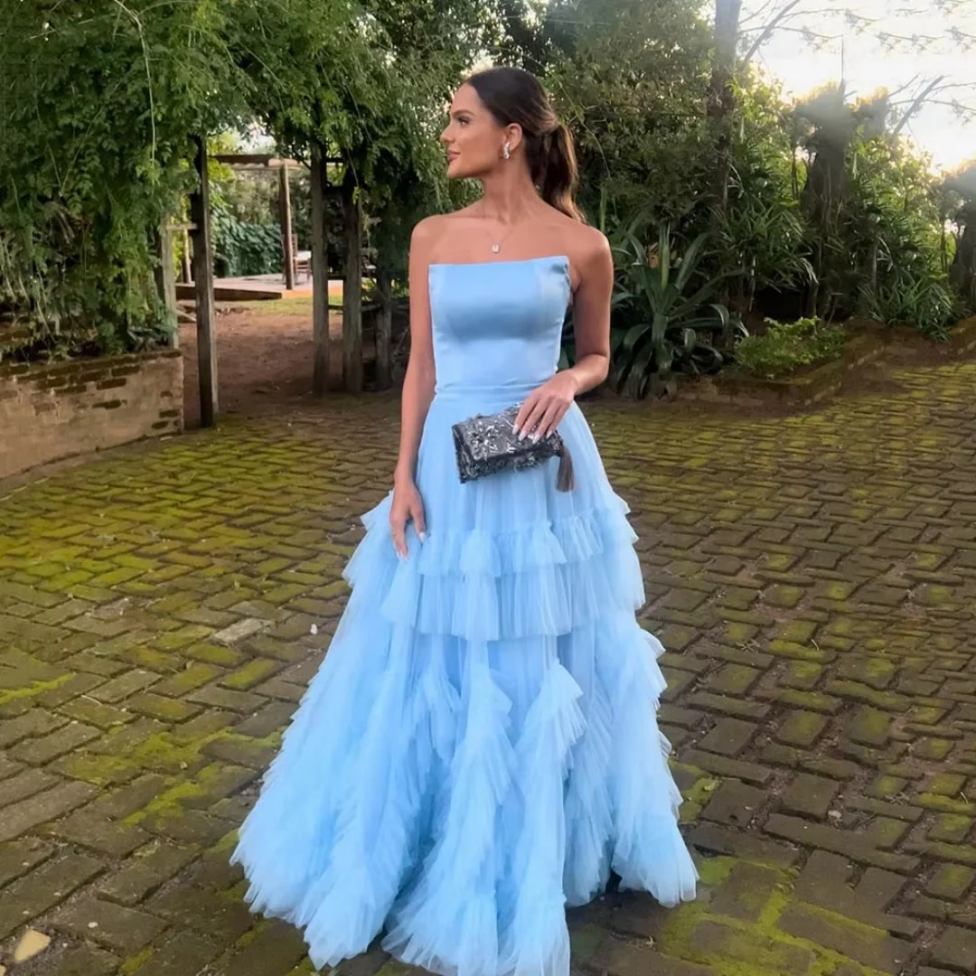 Maßgeschneiderte hellblaue Abendkleider 2026, mehrlagiges Hochzeitskleid, trägerloses Ballkleid, Tüll-Abendkleid für formelle Anlässe
