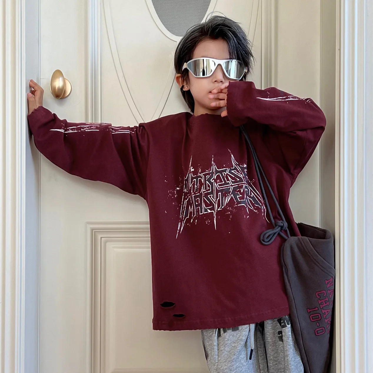 

The 2025 Autumn Children's Clothing Is Outstanding Featuring Long Sleeves And Battle-Damaged Holes In The Underwear