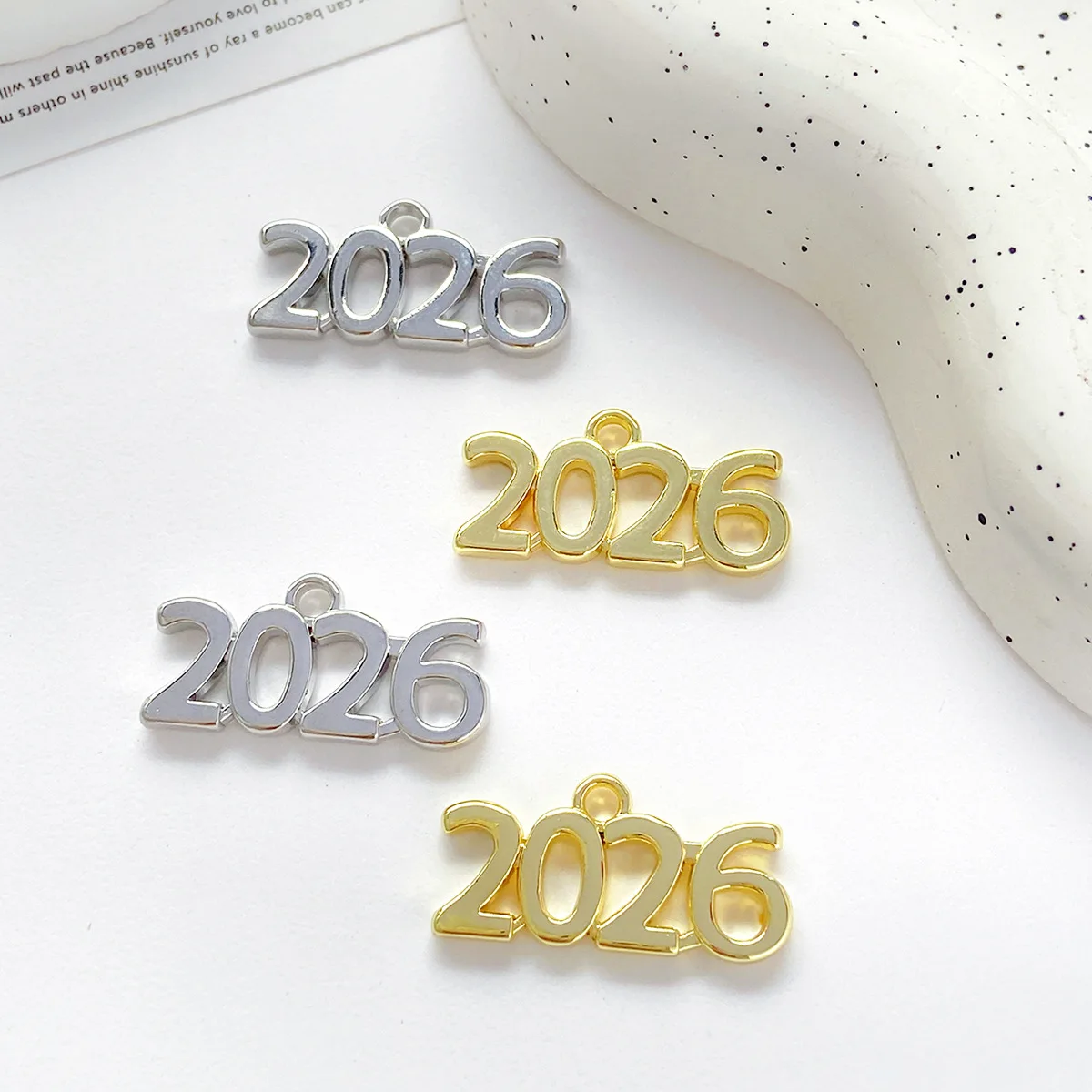 

10pcs Handmade 2026 Year Number Pendant Charns Golden Silvery Color Necklace Earrings Pendnats Diy Jewelry Making Findings