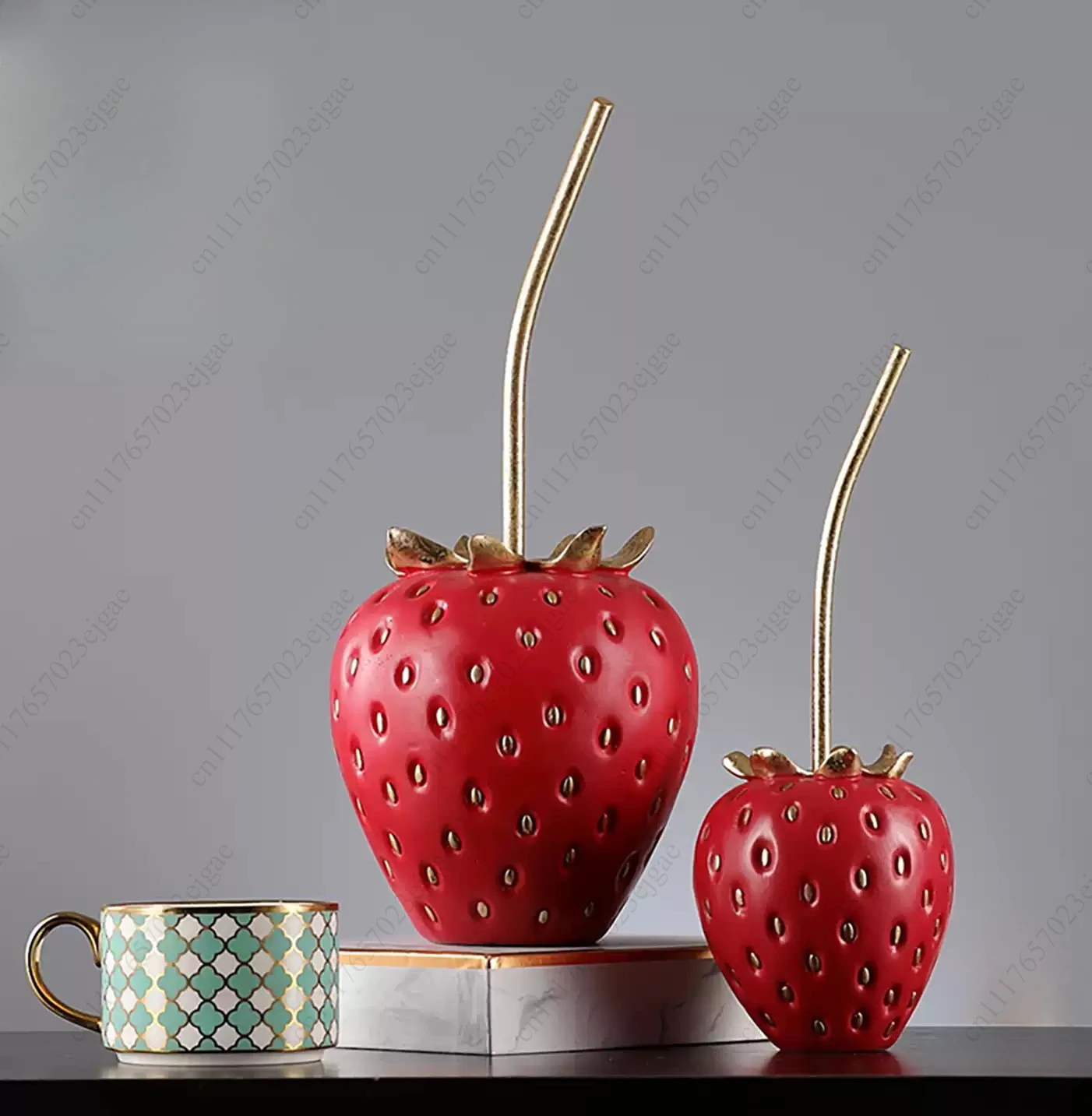Simulation Strawberry Fruit Display  Resin Crafts Gold Strawberry Figurine Decorative Figurines Home Decoration Accessories