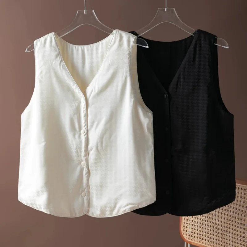 Birdtree, Silk Filling Houndstooth Tank Top, Sleeveless Vest, Single Breasted, Women Warmth Soft Tops, 2026 Autumn New T68904JF