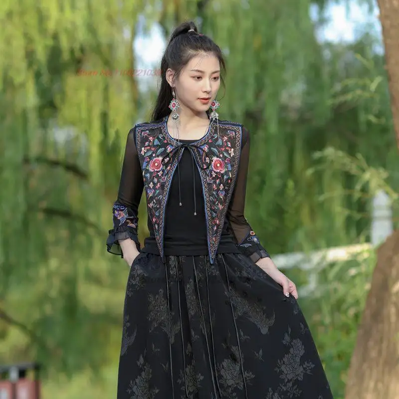 

2024 chinese retro shawl cloak cape national flower embroidery cape hanfu accessories oriental ethnic vest sleeveless jacket