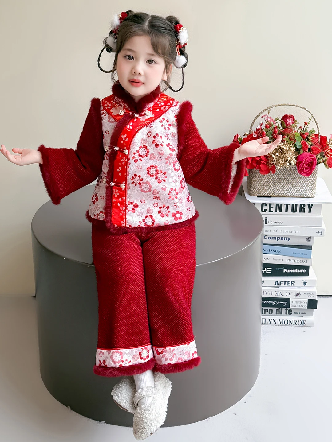 

Новогодний комплект одежды на хлопковой подкладке с вышитыми пуговицами для девочек, зима 2025, праздничная одежда с летним вырезом
