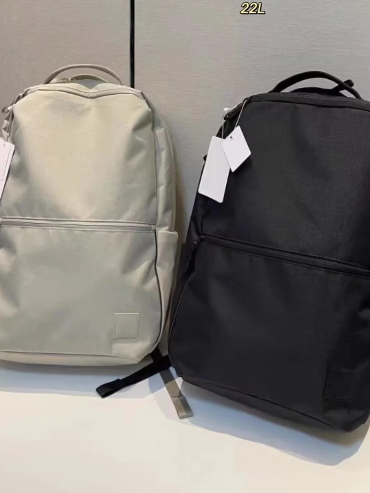 large-capacity-22l-waterproof-outdoor-fitness-yoga-computer-backpack-for-men-and-women-casual-simple-style-travel-bag