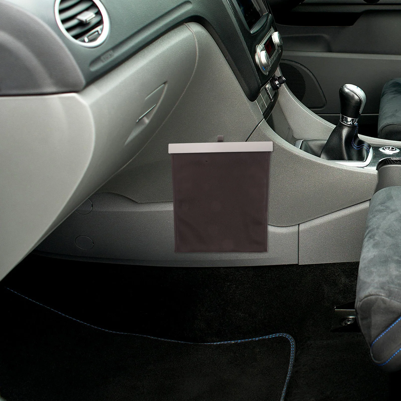 

Large Capacity Foldable Car Trash Can Waterproof Hanging Garbage Bag for Backseat Car Organizer Collapsible Waste Bag