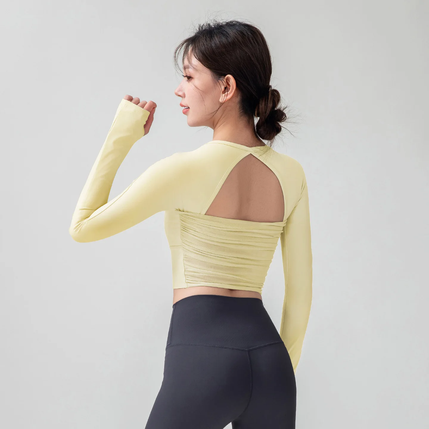 

Новая женская футболка для йоги с длинным рукавом, сетчатыми вставками и открытой спиной, однотонная, дышащая, для спорта, фитнеса, тренировок в зале и пилатеса