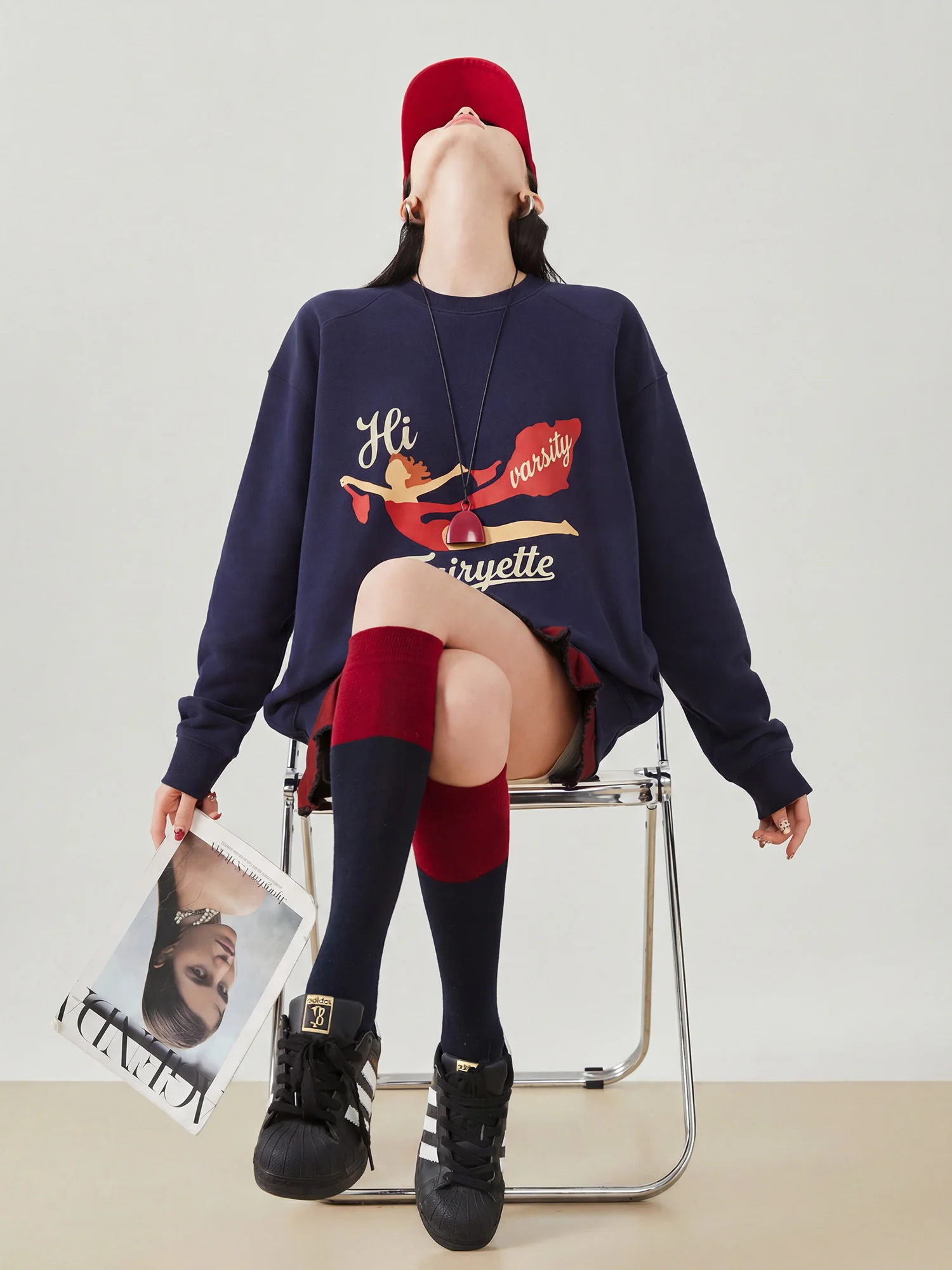 

Ретро-американский худи с круглым вырезом для женщин, новинка ранней весны, корейский свободный повседневный универсальный топ, модный, из полиэстера, с длинными рукавами