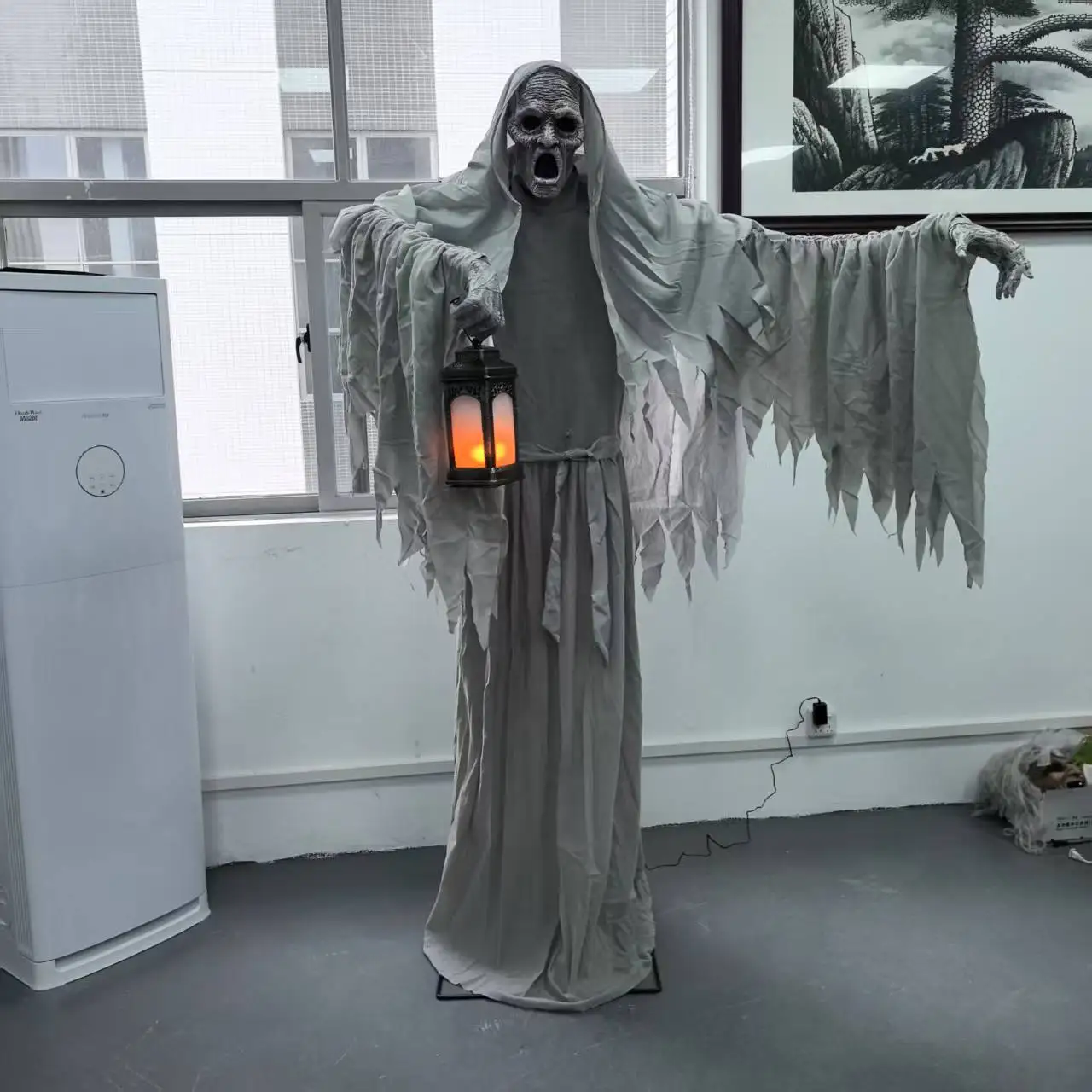 

Lantern White Robe Zombie Electric Halloween Horror Character Ornament Haunted House Escape Decorative Props