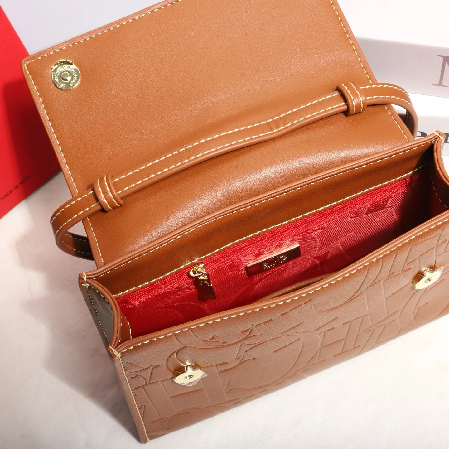 حقيبة يد نسائية متعددة الاستخدامات ذات علامة تجارية كارولينا هيريرا الفاخرة الخفيفة بتصميم كلاسيكي منقوش حقيبة كروس كلاسيكية #4