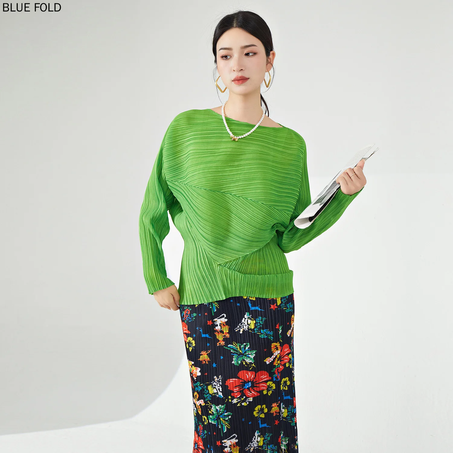 Miyake PP Series Irregular Long-Sleeved Tops for Women, Solid Color, Loose, Simple, Versatile Pleated T-shirt, Japanese Design