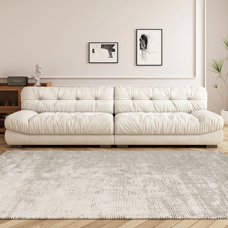 سحابة أريكة كريم الرياح غرفة المعيشة شقة صغيرة صف مستقيم ثلاثة أشخاص القط خدش النسيج