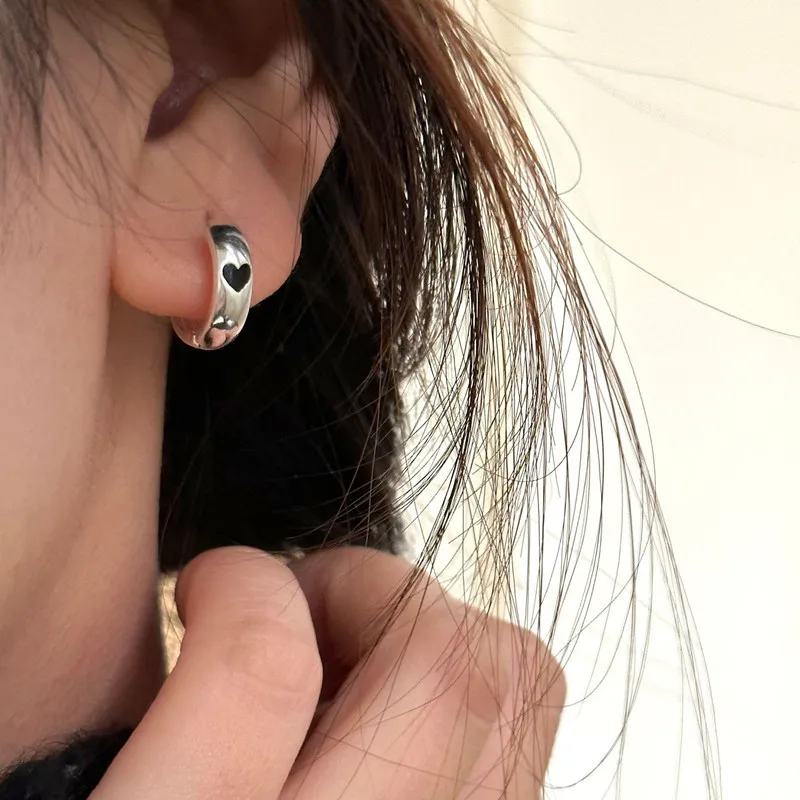 925 Sterling Silver gorąca sprzedaż koreańskie kolczyki w kształcie serca dla kobiet prosty temperament wykwintne gorące Semale seksowna biżuteria na prezent