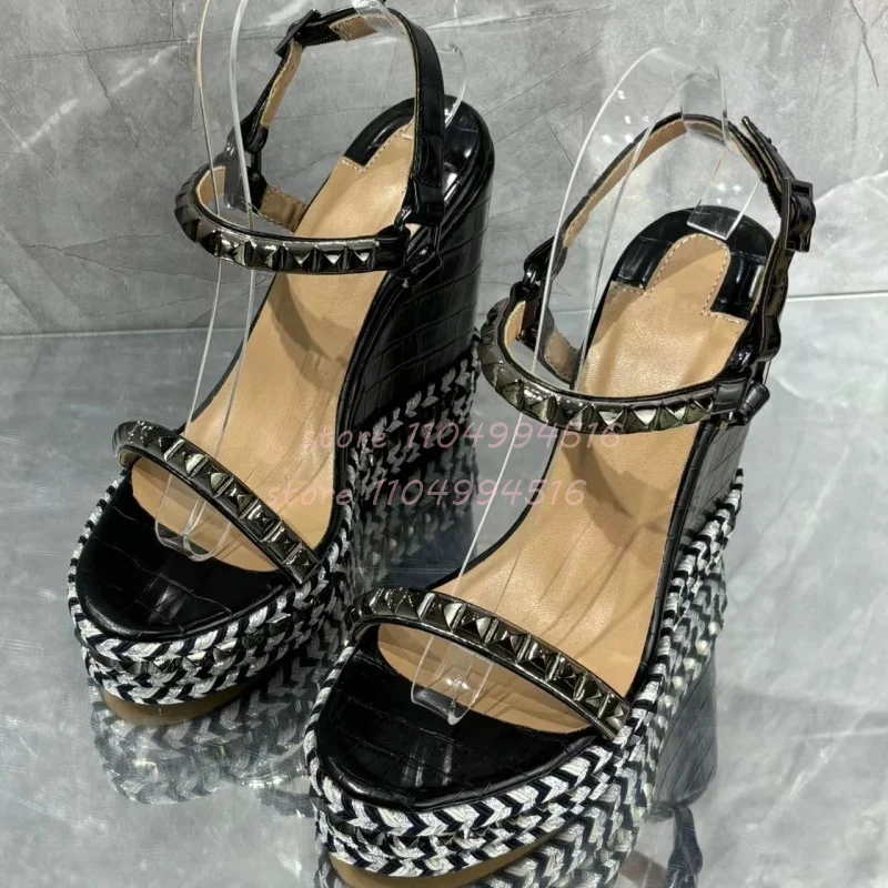 Gold Rivet Weave Wedges Sandals Women Open Round Toe Buckle Strap Platform High Heels Sexy Fashion Party Ladies Summer Shoes New