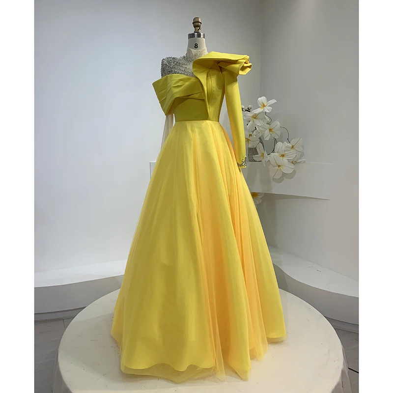 

Luxury Yellow Ball Gown Custom Quinceanera Dress for Girls Featured Neckline Boutique Special Occasions T1