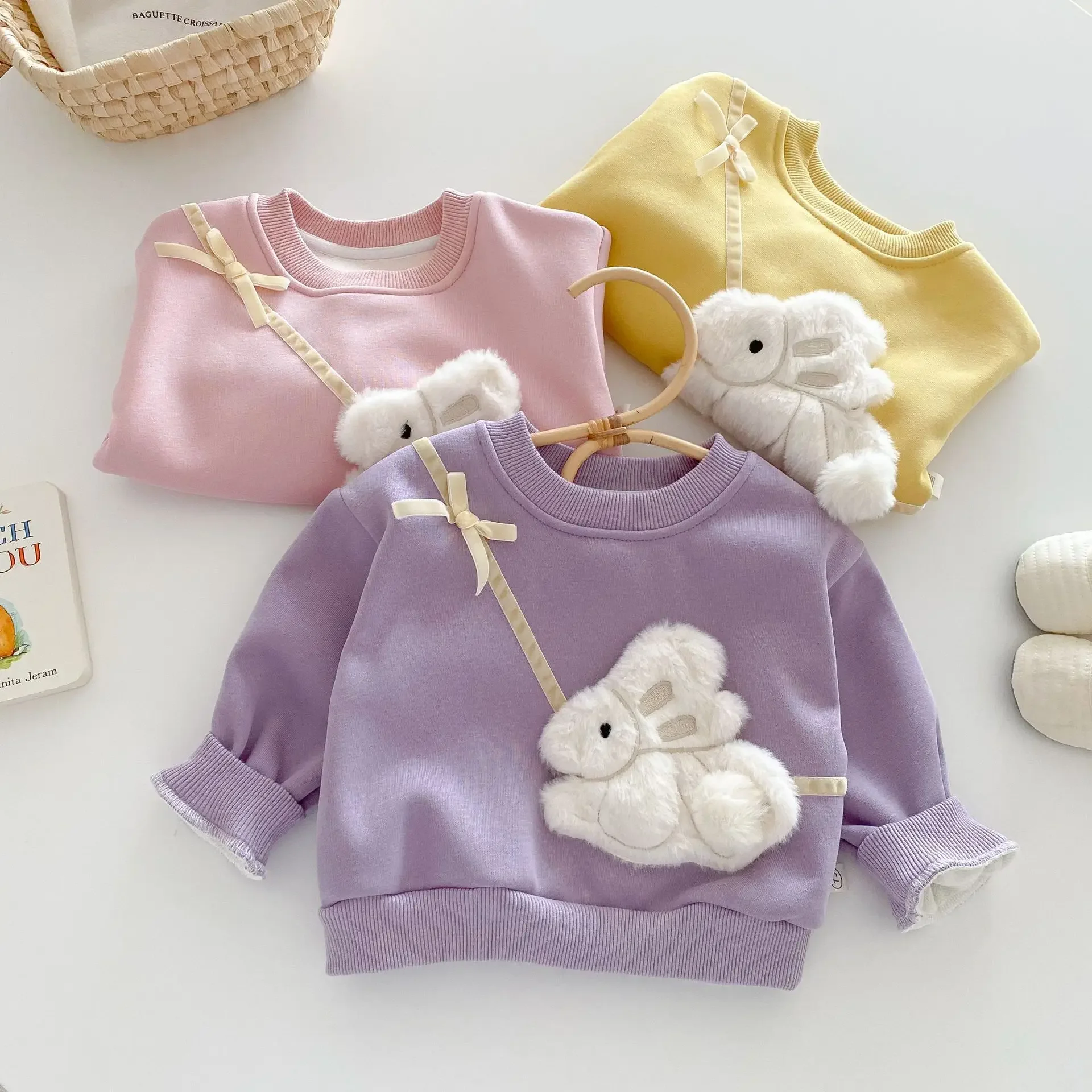 Girls tshirt 0-4 years old winter Korean children's clothing cartoon bunny baby cute velvet tops 2024