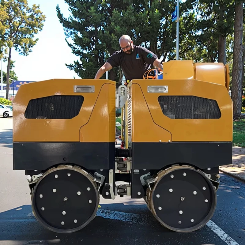 Storike 1800kg Remote Control Double Drum Sheep Foot Vibratory Road Roller Poclain Hydraulic Engine Trench Compactor