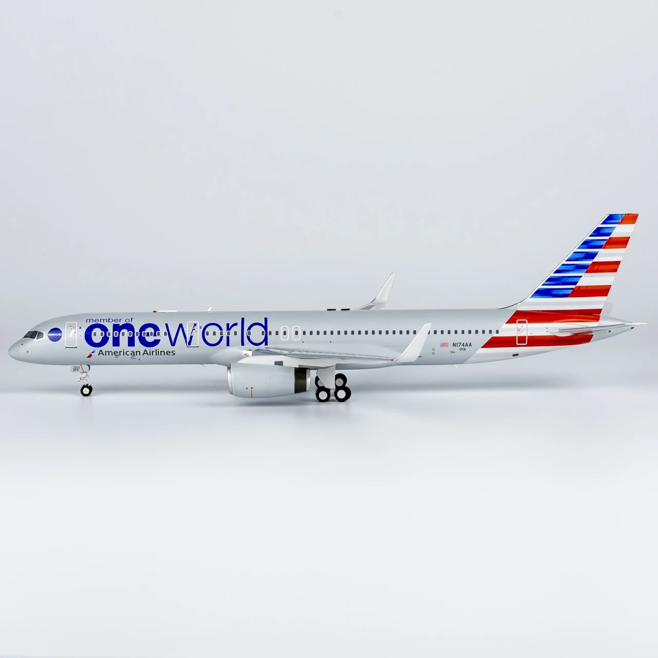 42018 stopowy samolot kolekcjonerski prezent model NG 1:200 American Airlines „Oneworld” Boeing B757-200 odlewany model samolotu odrzutowego N174AA