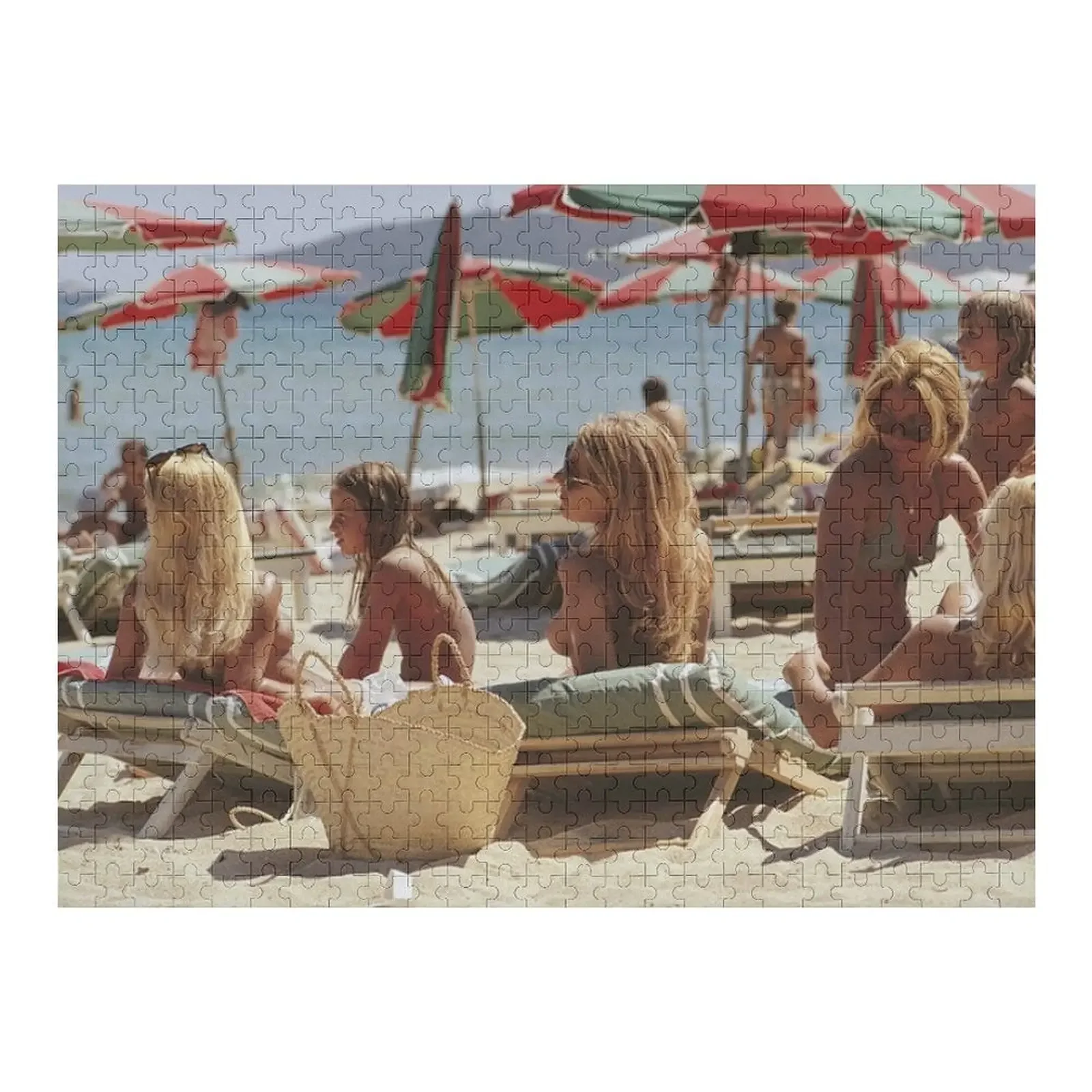 

Back in the run by the pool Jigsaw Puzzle Toys For Children Customizable Gift Puzzle