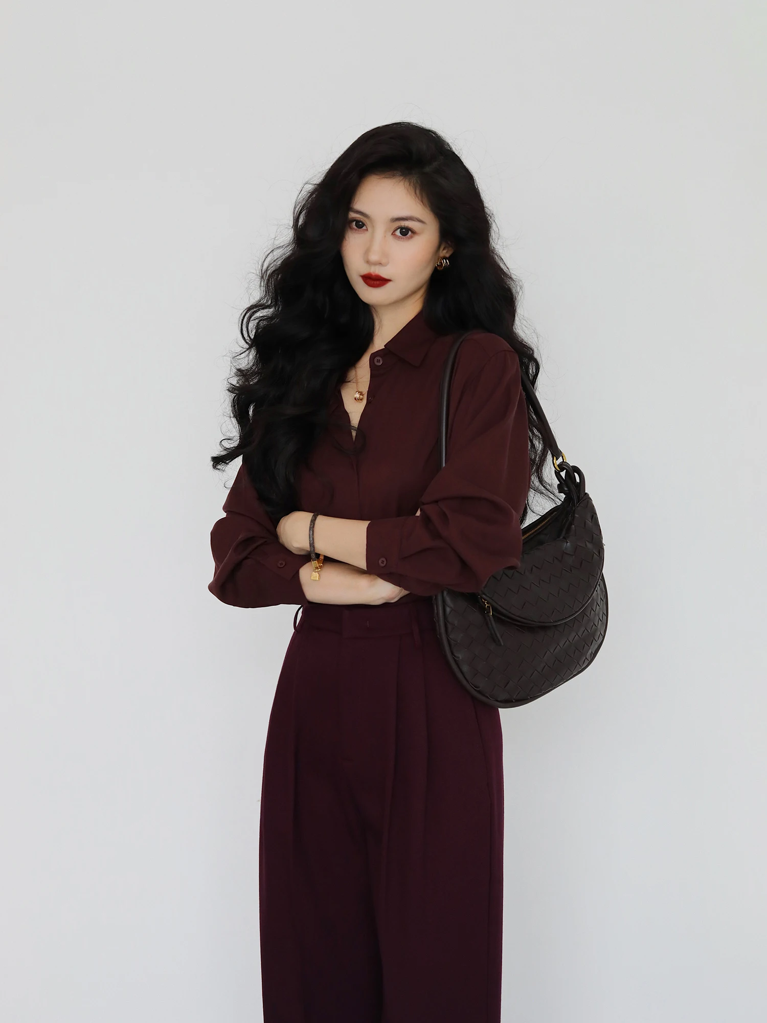 กางเกงสูทผู้หญิงสีแดง Angola ของ TAIYANG OFFICE ทรงขากว้างเอวสูง ผ้าพลิ้ว ทรงตรง ใส่ได้ทั้งฤดูใบไม้ผลิและฤดูใบไม้ร่วง