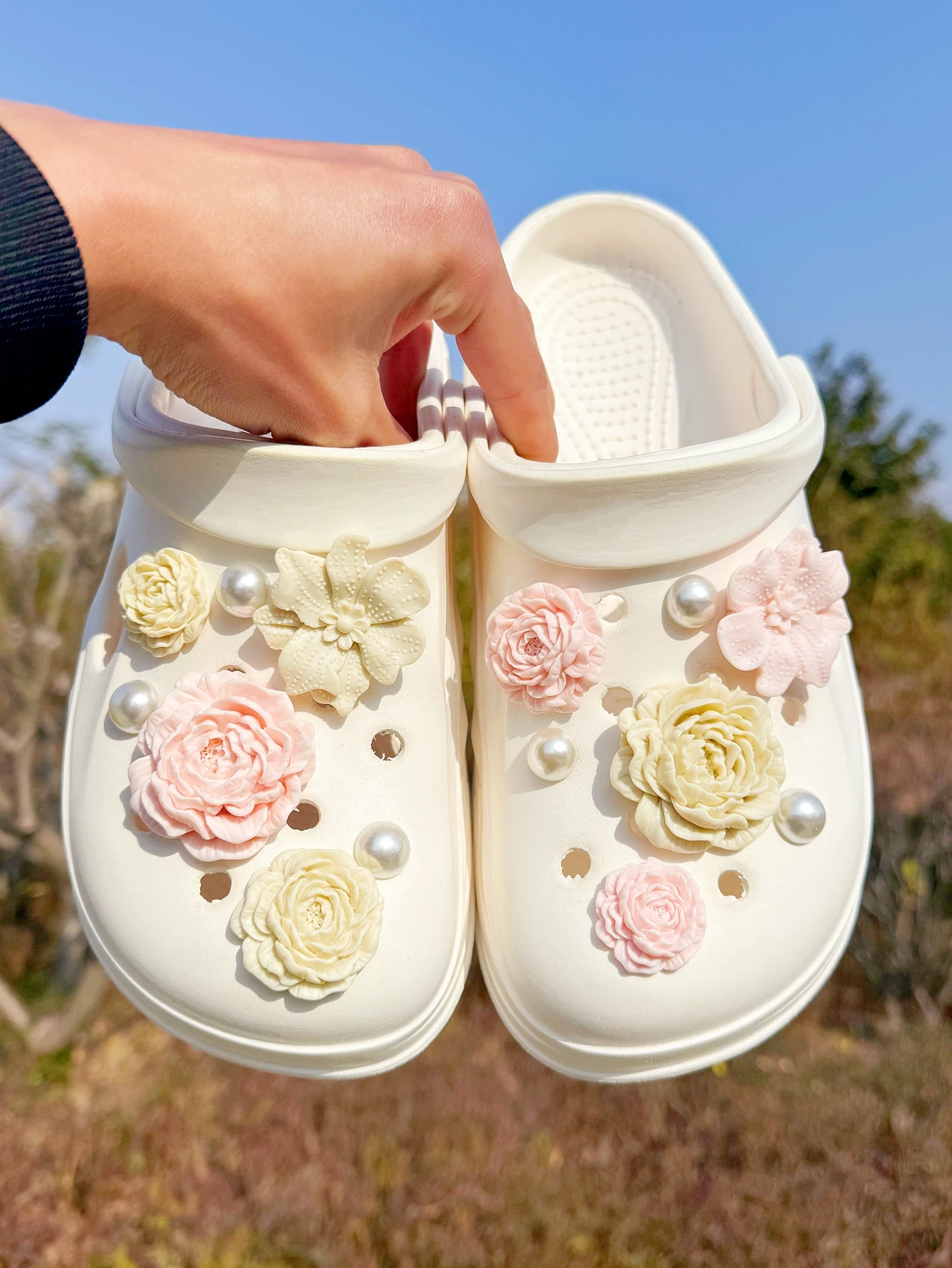 14 Pieces of Resin Three-Dimensional Flower Shoe Decorations - Fun and Multi-functional Personalized Shoe Accessories
