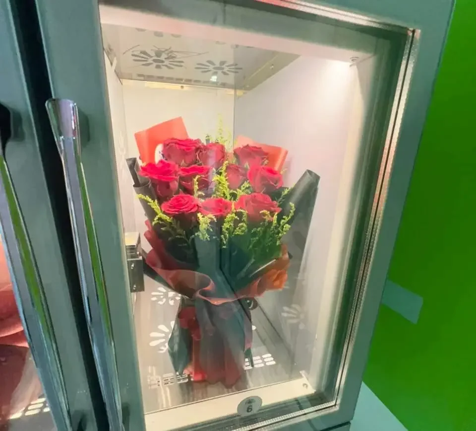 New Trend Automatic Flower Vending Machine Subway Use Fresh Flower Vending Machine For Sale