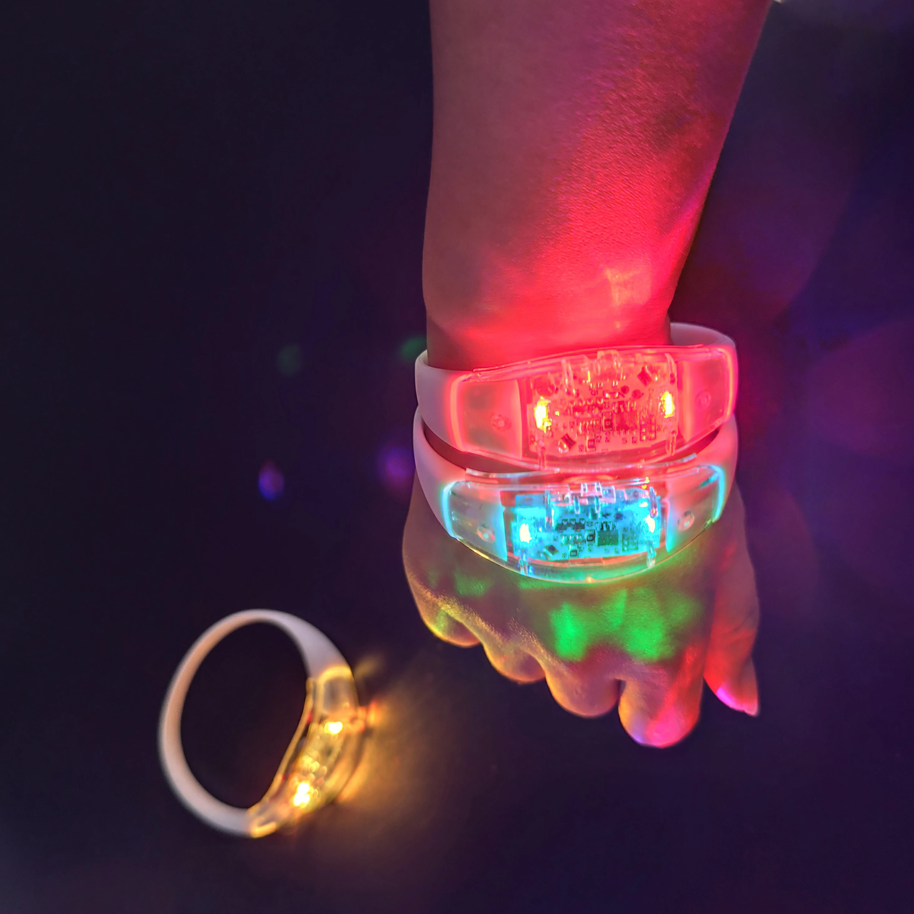 

6 Color Changeable Light Up Bracelet Music Control ,LED Glow Bracelets Sound Activated LED Bracelets 100/500PCS, Party Favors