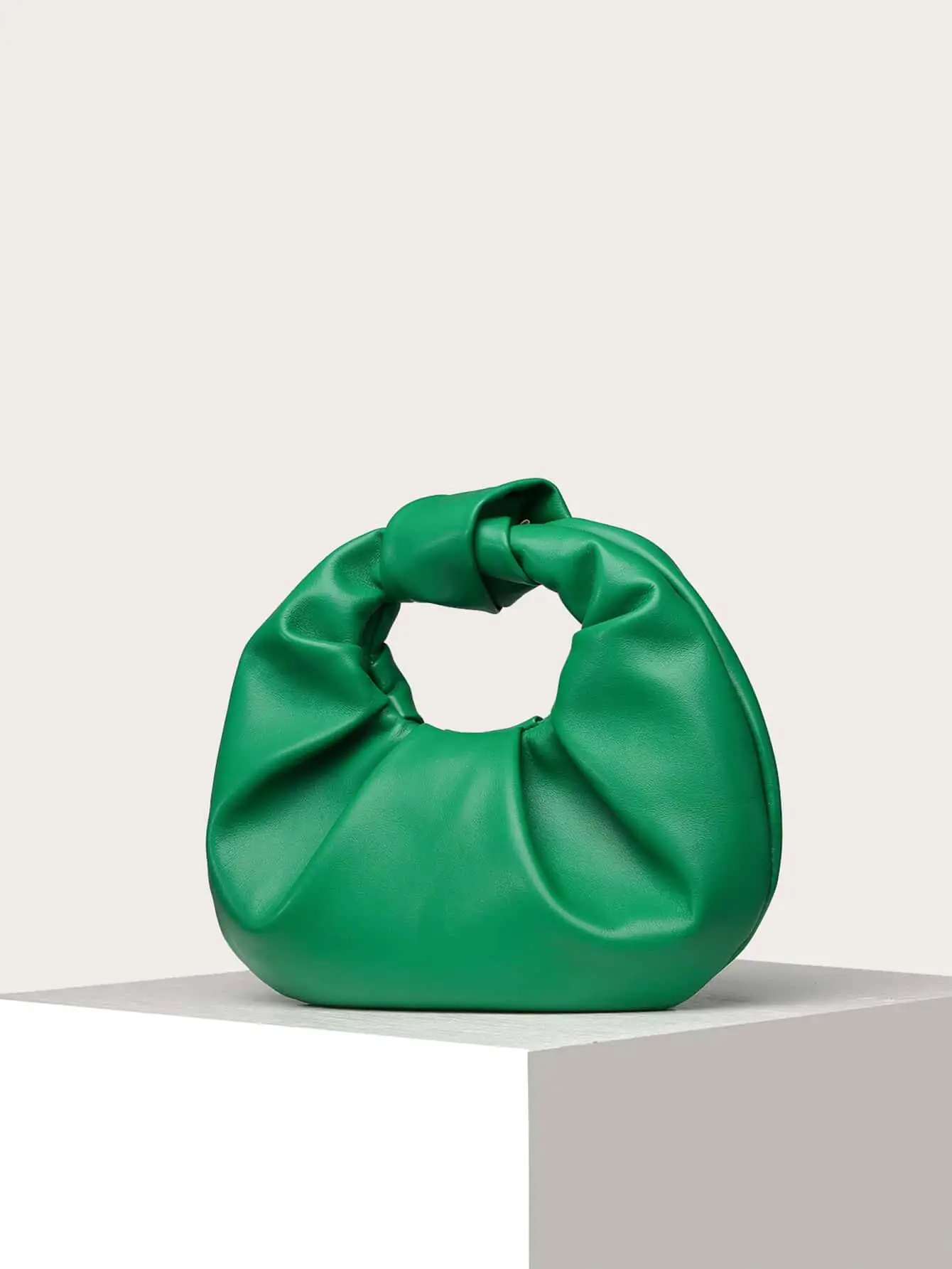 

Women's Handbag Cloud Pleats, Solid Color, Stylish With A Knot, Suitable For Going Out.