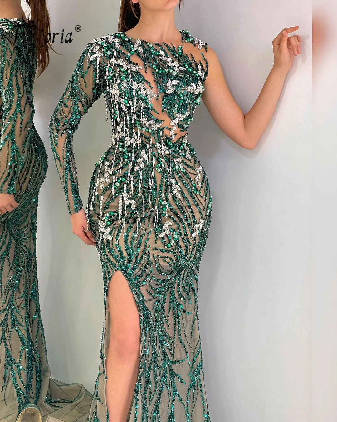 Elegant Crystal Tasssel Mermaid Evening Dress Green One Shoulder Sequin Floor Length See Through Slit Prom Dress Robe De Soiree