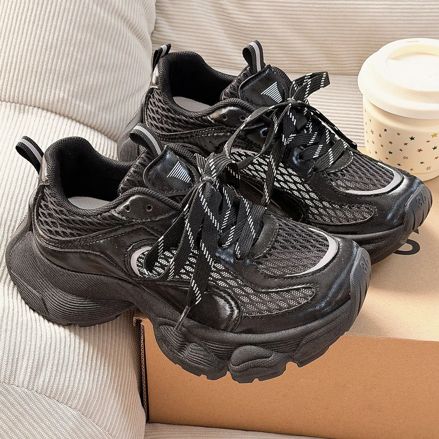 2026 New Women Chunky Mesh Dad Shoes Wide Leg Match Breathable White Sneakers Lightweight Casual Skateboard Sneakers