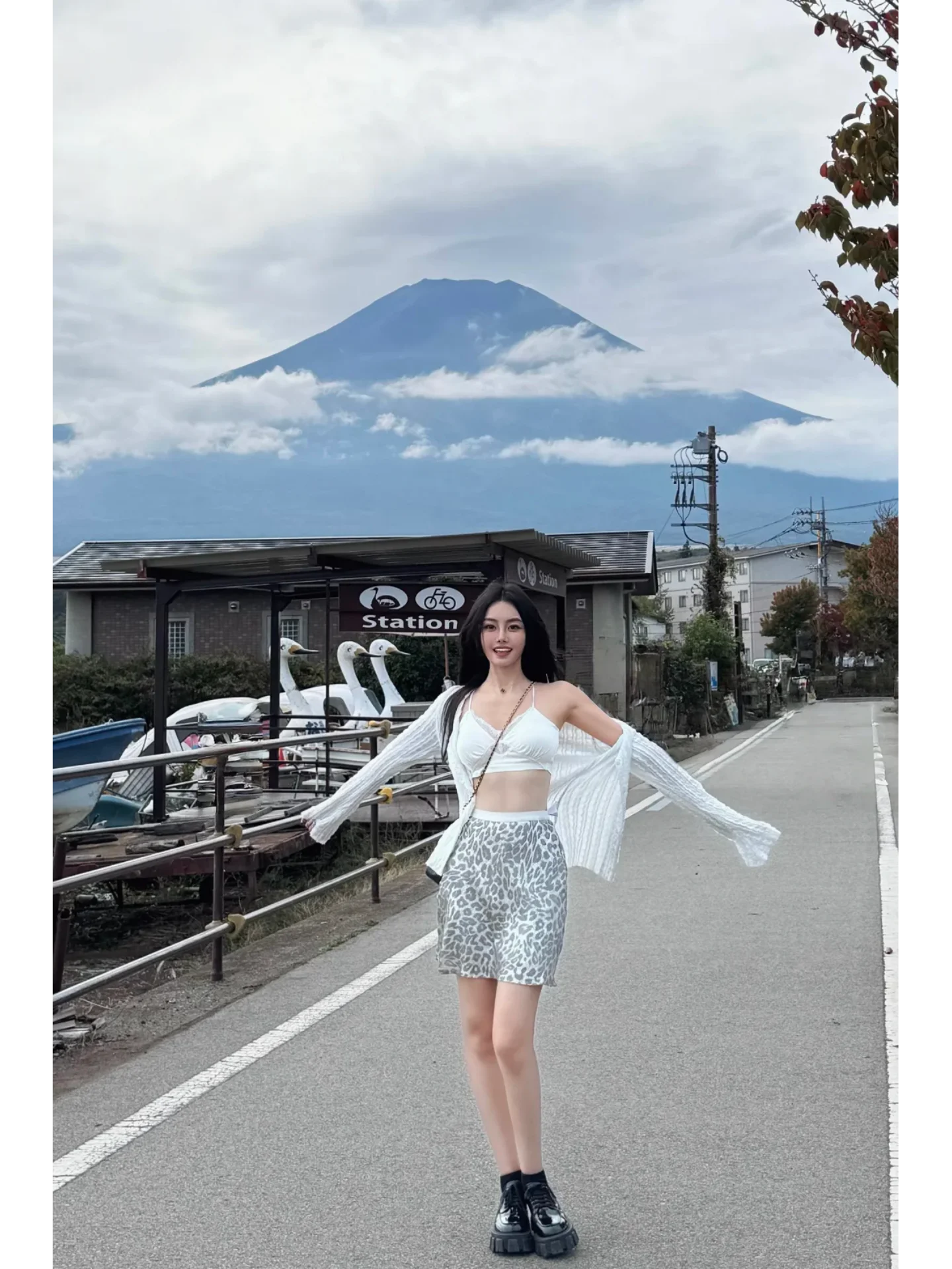 

Модное платье с леопардовым принтом и воротником-халтер, юбка А-силуэта с высокой талией, женские модные юбки, повседневные платья в корейском стиле