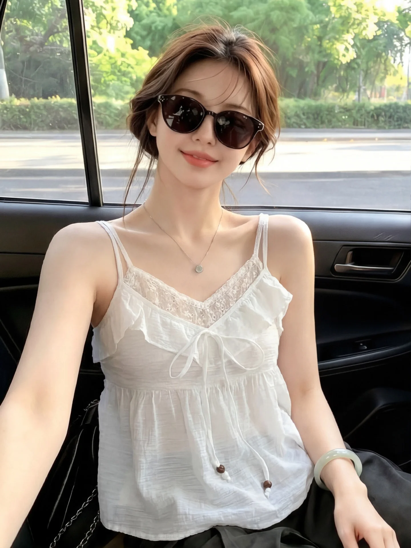 

Sweet Style White Lace Trim Halter Vest Women's Summer New Age Reduction Fake Two-Piece Bow Short Top Fashionable Casual Wear