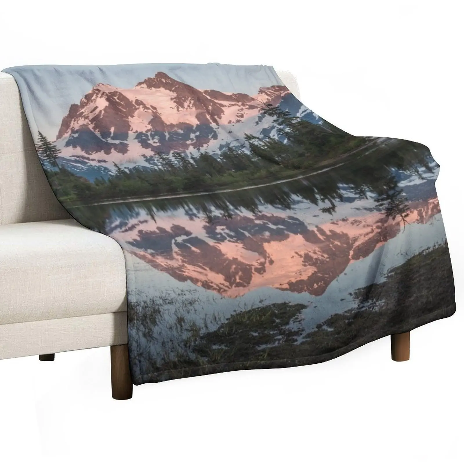 Shuksan Sunset Throw Blanket halloween Blankets For Bed Fashion Sofas Quilt Blankets