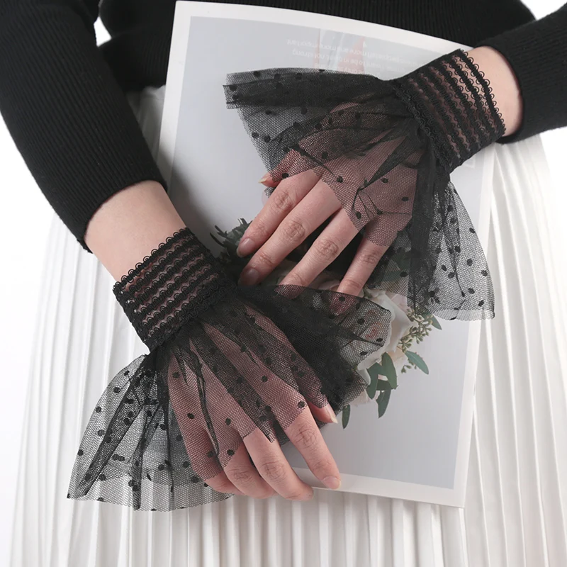 New 1Pair Sweet Detachable Cuffs Pearl Lace Mesh Fake Flared Sleeves Pleated False Cuffs Blouse Wrist Warmers Black White Gloves